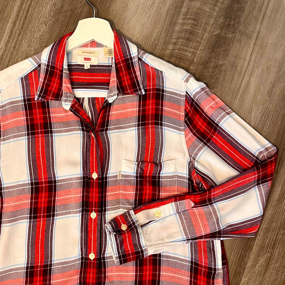 Levi’s Plaid Button-Up